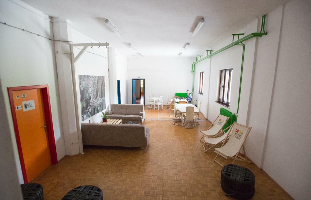 Hostel Idrija Exteriör bild