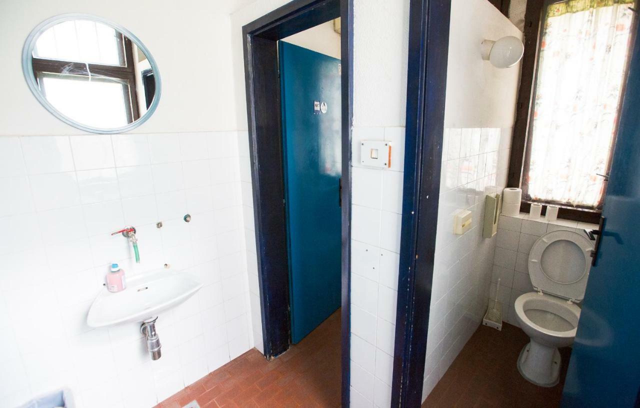 Hostel Idrija Exteriör bild